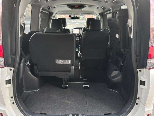 エスクァイア ハイブリッドＧｉ　禁煙車　ＴＲＤフルエアロ　アルパイン１０型ナビ・フリップダウンＭ　両パワ　フル合皮シート　シートヒーター　リヤオートエアコン　３６０度ドラレコ　ワイヤレス充電　フルセグＴＶ　ＢＴ音楽　ＬＥＤ　純正ＡＷ（33枚目）