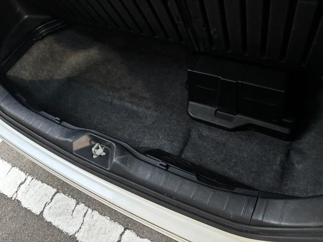 エスクァイア ハイブリッドＧｉ　禁煙車　ＴＲＤフルエアロ　アルパイン１０型ナビ・フリップダウンＭ　両パワ　フル合皮シート　シートヒーター　リヤオートエアコン　３６０度ドラレコ　ワイヤレス充電　フルセグＴＶ　ＢＴ音楽　ＬＥＤ　純正ＡＷ（36枚目）