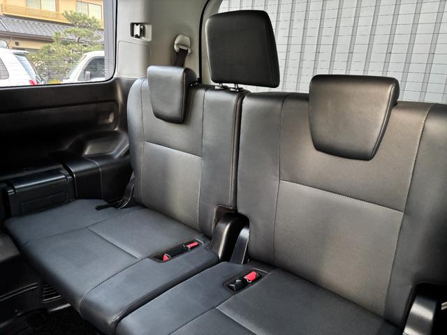 エスクァイア ハイブリッドＧｉ　禁煙車　ＴＲＤフルエアロ　アルパイン１０型ナビ・フリップダウンＭ　両パワ　フル合皮シート　シートヒーター　リヤオートエアコン　３６０度ドラレコ　ワイヤレス充電　フルセグＴＶ　ＢＴ音楽　ＬＥＤ　純正ＡＷ（42枚目）