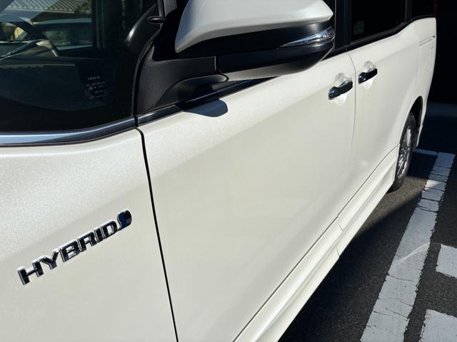 エスクァイア ハイブリッドＧｉ　禁煙車　ＴＲＤフルエアロ　アルパイン１０型ナビ・フリップダウンＭ　両パワ　フル合皮シート　シートヒーター　リヤオートエアコン　３６０度ドラレコ　ワイヤレス充電　フルセグＴＶ　ＢＴ音楽　ＬＥＤ　純正ＡＷ（48枚目）