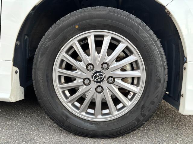 エスクァイア ハイブリッドＧｉ　禁煙車　ＴＲＤフルエアロ　アルパイン１０型ナビ・フリップダウンＭ　両パワ　フル合皮シート　シートヒーター　リヤオートエアコン　３６０度ドラレコ　ワイヤレス充電　フルセグＴＶ　ＢＴ音楽　ＬＥＤ　純正ＡＷ（54枚目）