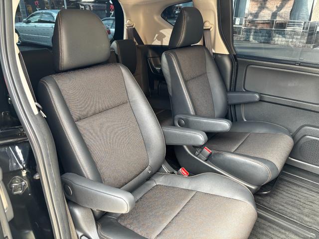 フリード クロスター・ホンダセンシング　１オーナー　禁煙　Ｃパッケージ　ＬＥＤヘッド　両側パワスラ　ルーフレール　純正９型ナビ　フルセグＴＶ　ＢＴ音楽　バックカメラ　レーダークルコン　ハーフレザー　シートヒーター　Ｒガラスフィルム　純正ＡＷ（11枚目）