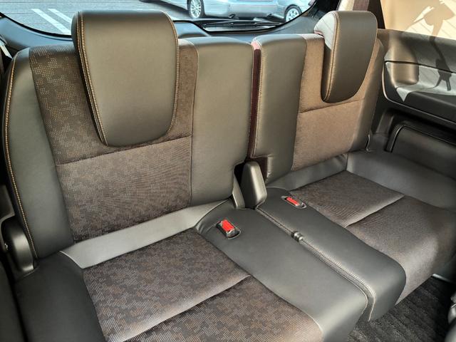 フリード クロスター・ホンダセンシング　１オーナー　禁煙　Ｃパッケージ　ＬＥＤヘッド　両側パワスラ　ルーフレール　純正９型ナビ　フルセグＴＶ　ＢＴ音楽　バックカメラ　レーダークルコン　ハーフレザー　シートヒーター　Ｒガラスフィルム　純正ＡＷ（12枚目）