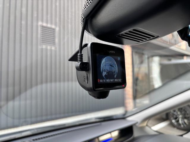 フリード クロスター・ホンダセンシング　１オーナー　禁煙　Ｃパッケージ　ＬＥＤヘッド　両側パワスラ　ルーフレール　純正９型ナビ　フルセグＴＶ　ＢＴ音楽　バックカメラ　レーダークルコン　ハーフレザー　シートヒーター　Ｒガラスフィルム　純正ＡＷ（18枚目）