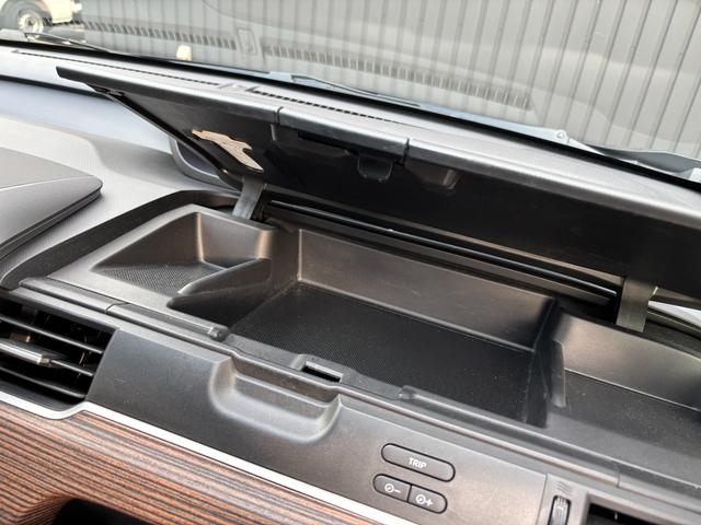 フリード クロスター・ホンダセンシング　１オーナー　禁煙　Ｃパッケージ　ＬＥＤヘッド　両側パワスラ　ルーフレール　純正９型ナビ　フルセグＴＶ　ＢＴ音楽　バックカメラ　レーダークルコン　ハーフレザー　シートヒーター　Ｒガラスフィルム　純正ＡＷ（24枚目）