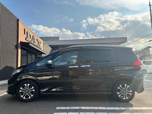 フリード クロスター・ホンダセンシング　１オーナー　禁煙　Ｃパッケージ　ＬＥＤヘッド　両側パワスラ　ルーフレール　純正９型ナビ　フルセグＴＶ　ＢＴ音楽　バックカメラ　レーダークルコン　ハーフレザー　シートヒーター　Ｒガラスフィルム　純正ＡＷ（57枚目）