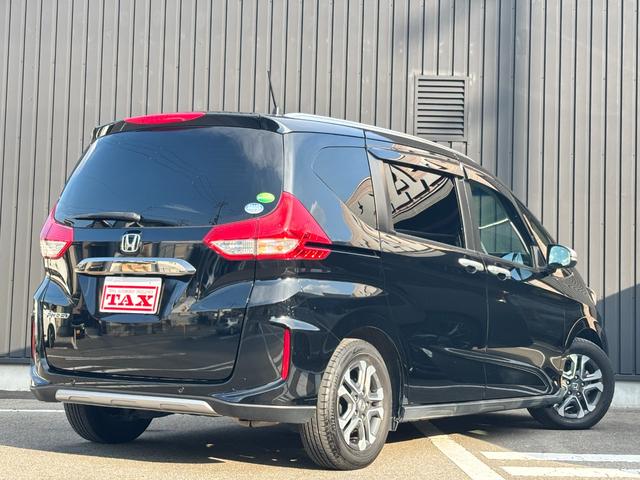 フリード クロスター・ホンダセンシング　１オーナー　禁煙　Ｃパッケージ　ＬＥＤヘッド　両側パワスラ　ルーフレール　純正９型ナビ　フルセグＴＶ　ＢＴ音楽　バックカメラ　レーダークルコン　ハーフレザー　シートヒーター　Ｒガラスフィルム　純正ＡＷ（59枚目）