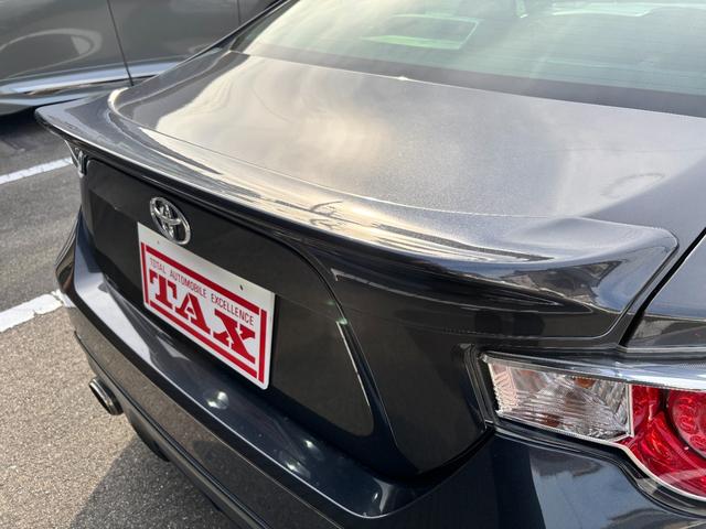 86 GT 禁煙車 6MT TRDドアスタビ 前後ソナー 純正SDナビ フルセグTV BT音楽 HIDヘッド Frフォグ オートライト トランクスポイラー Sキー 革巻H アルミペダル 電格ミラー 純正17AW(3枚目)