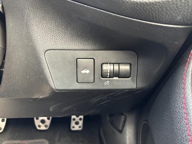 86 GT 禁煙車 6MT TRDドアスタビ 前後ソナー 純正SDナビ フルセグTV BT音楽 HIDヘッド Frフォグ オートライト トランクスポイラー Sキー 革巻H アルミペダル 電格ミラー 純正17AW(21枚目)