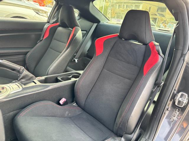 86 GT 禁煙車 6MT TRDドアスタビ 前後ソナー 純正SDナビ フルセグTV BT音楽 HIDヘッド Frフォグ オートライト トランクスポイラー Sキー 革巻H アルミペダル 電格ミラー 純正17AW(31枚目)