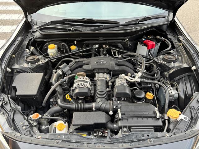 86 GT 禁煙車 6MT TRDドアスタビ 前後ソナー 純正SDナビ フルセグTV BT音楽 HIDヘッド Frフォグ オートライト トランクスポイラー Sキー 革巻H アルミペダル 電格ミラー 純正17AW(44枚目)