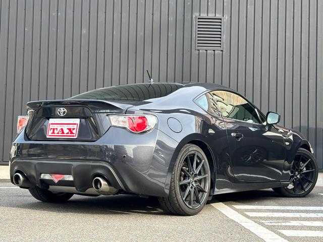 86 GT 禁煙車 6MT TRDドアスタビ 前後ソナー 純正SDナビ フルセグTV BT音楽 HIDヘッド Frフォグ オートライト トランクスポイラー Sキー 革巻H アルミペダル 電格ミラー 純正17AW(49枚目)