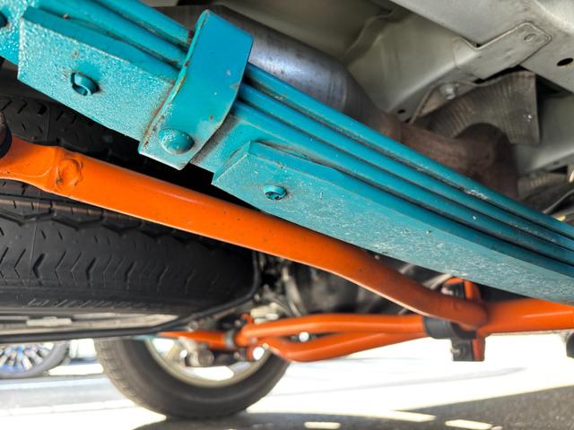 ハイエースバン スーパーGL ダークプライムII 1オーナー 禁煙 両パワ(サイドガラス小窓付換装) LSD 玄武リーフ・ブロック KYBショック UIビークルフェンダー・リヤスタビ・室内レール ESSEXエアロ 強化ドライブシャフト ヒッチメンバー(4枚目)