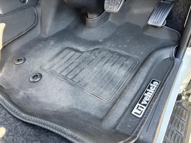 ハイエースバン スーパーGL ダークプライムII 1オーナー 禁煙 両パワ(サイドガラス小窓付換装) LSD 玄武リーフ・ブロック KYBショック UIビークルフェンダー・リヤスタビ・室内レール ESSEXエアロ 強化ドライブシャフト ヒッチメンバー(35枚目)