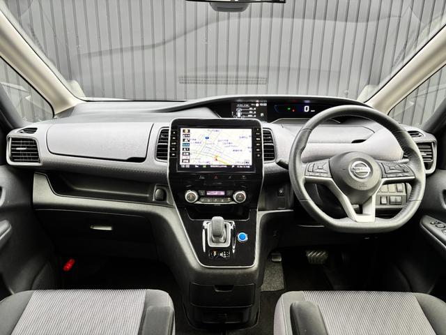 セレナ ｅ－パワー　ハイウェイスターＶ　禁煙車　アラウンドビューＭ　純正９型ナビ　フリップダウンＭ　リヤオートエアコン　両側ハンズフリーパワスラ　フルセグＴＶ　ＢＴ音楽　ドラレコ　ＥＴＣ　ＬＥＤヘッド＆フォグ　ＢＳＭ　クルコン　純正１５ＡＷ（3枚目）
