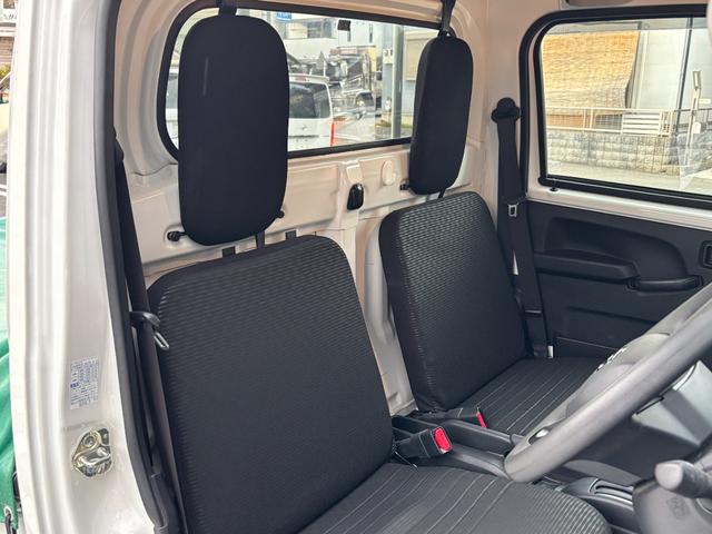 ハイゼットトラック エクストラ　１オーナー　禁煙　パート４ＷＤ　スマートキー　プッシュスタート　スマアシ　コーナーセンサー　オートライト　ＬＥＤフォグランプ　純正ラバーマット　ドアバイザー　荷台ゴムマット　作業灯　電格ミラー　三方開（6枚目）