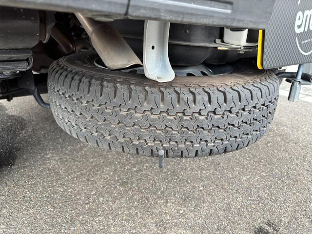 ハイゼットトラック エクストラ　１オーナー　禁煙　パート４ＷＤ　スマートキー　プッシュスタート　スマアシ　コーナーセンサー　オートライト　ＬＥＤフォグランプ　純正ラバーマット　ドアバイザー　荷台ゴムマット　作業灯　電格ミラー　三方開（18枚目）