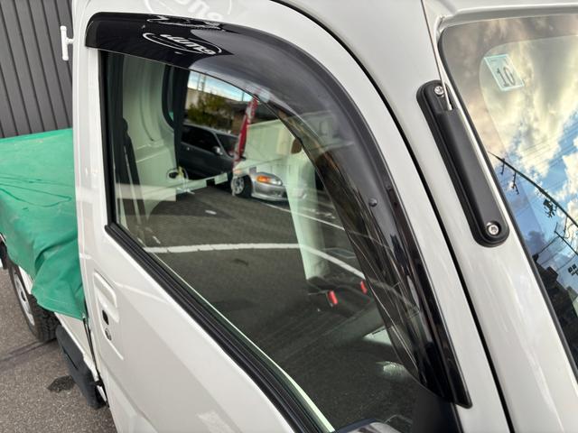 ハイゼットトラック エクストラ　１オーナー　禁煙　パート４ＷＤ　スマートキー　プッシュスタート　スマアシ　コーナーセンサー　オートライト　ＬＥＤフォグランプ　純正ラバーマット　ドアバイザー　荷台ゴムマット　作業灯　電格ミラー　三方開（36枚目）