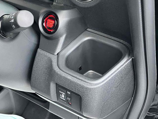 Ｎ－ＢＯＸカスタム ベースグレード　届け出済み未使用車　バックカメラ　両側スライド・片側電動　ナビ　ＴＶ　クリアランスソナー　オートクルーズコントロール　レーンアシスト　衝突被害軽減システム　オートライト　ＬＥＤヘッドランプ　エアロ（9枚目）