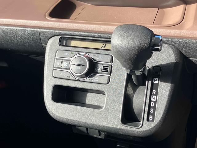 ムーヴキャンバス セオリーＸ　両側電動スライドドア　ナビ　ＴＶ　クリアランスソナー　レーンアシスト　衝突被害軽減システム　オートライト　スマートキー　アイドリングストップ　電動格納ミラー　ベンチシート　ＣＶＴ　盗難防止システム（7枚目）