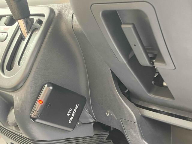 アルトラパン Ｇ　ＥＴＣ　スマートキー　アイドリングストップ　ベンチシート　ＣＶＴ　盗難防止システム　ＡＢＳ　ＣＤ　衝突安全ボディ　エアコン　パワーステアリング　パワーウィンドウ　運転席エアバッグ　助手席エアバッグ（7枚目）