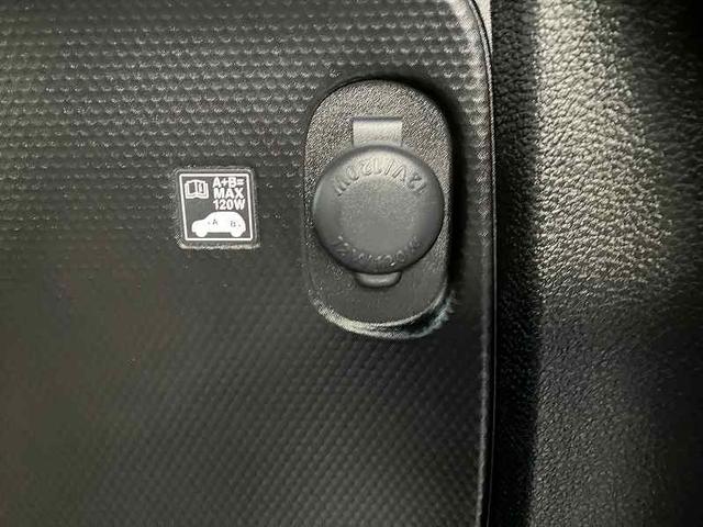 荷室にもアクセサリーソケットがあります！！後席での使用やレジャーなどにもお使い頂けます！！