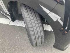 高年式で走行距離も少ないため、タイヤの残り溝もタップリあります！！ 3