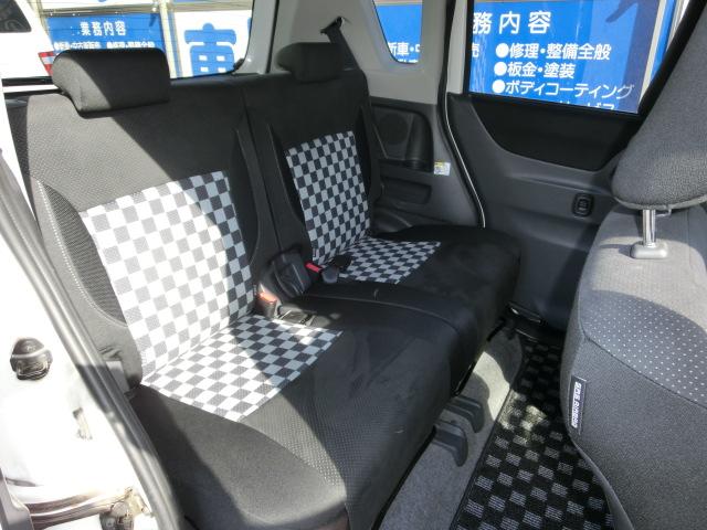車内クリーニングにて綺麗に保たれております。納車時は再度クリーニングを致します。