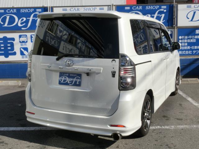 ヴォクシー ＺＳ　両側パワースライド　サンルーフ　Ｐスタート　ディスプレイオーディオ（6枚目）