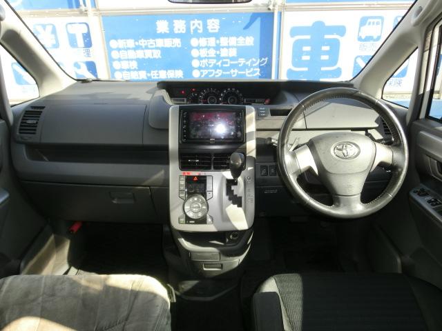 ヴォクシー ＺＳ　両側パワースライド　サンルーフ　Ｐスタート　ディスプレイオーディオ（9枚目）