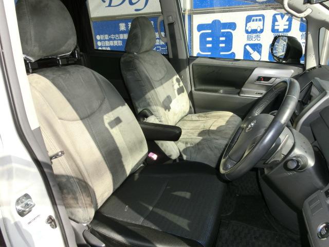 ヴォクシー ＺＳ　両側パワースライド　サンルーフ　Ｐスタート　ディスプレイオーディオ（15枚目）
