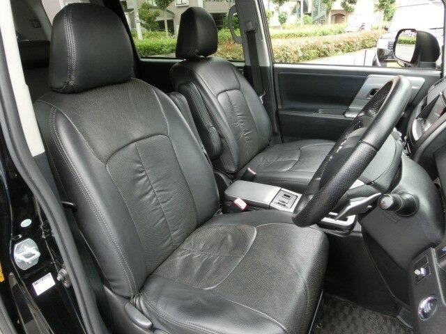 ヴォクシー ＺＳ　煌ＩＩ　両側パワスラ　ＳＤナビ　ＥＴＣ　後期（18枚目）