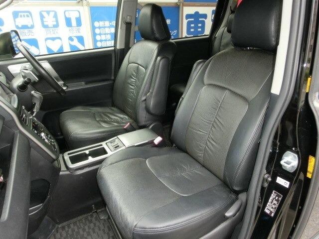 ヴォクシー ＺＳ　煌ＩＩ　両側パワスラ　ＳＤナビ　ＥＴＣ　後期（19枚目）