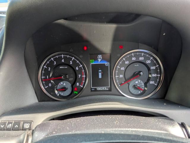 見やすいメーターパネル♪走行距離は１００，２５３ｋｍです！