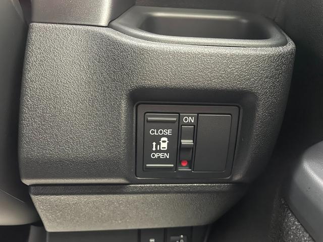 Ｎ－ＢＯＸカスタム ベースグレード　届出済未使用車　ホンダセンシング　オートハイビーム　シートヒーター　パワースライドドア　誤発進抑制機能（20枚目）