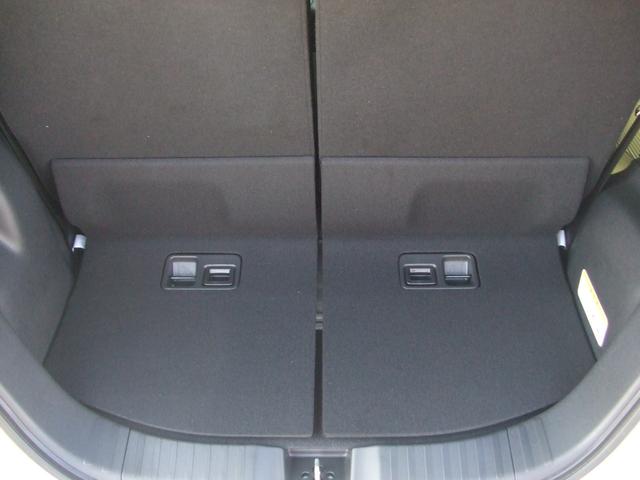 Ｎ－ＢＯＸカスタム ターボ　届出済未使用車　両側パワースライドドア　電動パーキングブレーキ　ブレーキホールド　ＬＥＤヘッドライト　前席シートヒーター　シートバックテーブル　純正１５インチアルミホイール（11枚目）