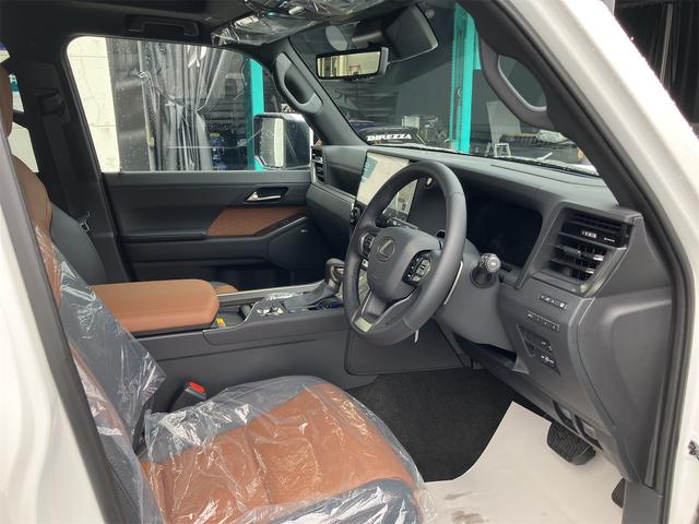 ＧＸ ＧＸ５５０　バージョンＬ　モデリスタ　マークレビンソンサウンド　パノラマルーフ　デジタルインナーミラー　ドライブレコーダー　ブラウン内装　２２インチアルミホイール　電動リアゲート　アダプティブクルーズコントロール　置くだけ充電（10枚目）