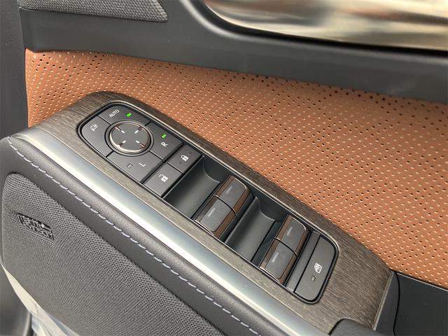 ＧＸ ＧＸ５５０　バージョンＬ　モデリスタ　マークレビンソンサウンド　パノラマルーフ　デジタルインナーミラー　ドライブレコーダー　ブラウン内装　２２インチアルミホイール　電動リアゲート　アダプティブクルーズコントロール　置くだけ充電（12枚目）