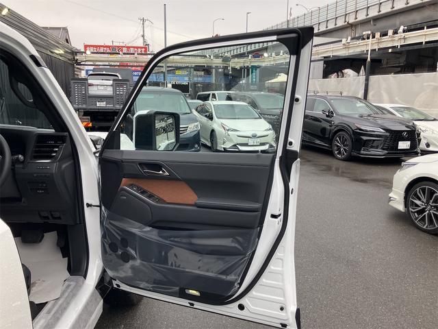 ＧＸ ＧＸ５５０　バージョンＬ　モデリスタ　マークレビンソンサウンド　パノラマルーフ　デジタルインナーミラー　ドライブレコーダー　ブラウン内装　２２インチアルミホイール　電動リアゲート　アダプティブクルーズコントロール　置くだけ充電（40枚目）