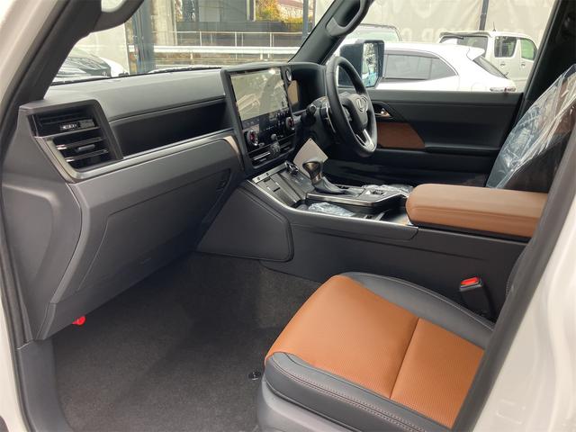ＧＸ ＧＸ５５０　バージョンＬ　モデリスタ　マークレビンソンサウンド　パノラマルーフ　デジタルインナーミラー　ドライブレコーダー　ブラウン内装　２２インチアルミホイール　電動リアゲート　アダプティブクルーズコントロール　置くだけ充電（42枚目）