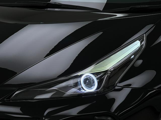 プリウス Ｓ　ガングリップコンビハンドル／１９インチＡＷ／バックカメラ／ビルトインＥＴＣ／クルーズコントロール／車線逸脱警報／トヨタセーフティセンス／Ｂｌｕｅｔｏｏｔｈ接続／エアロ／スモーク／ローダウン／イカリング（9枚目）