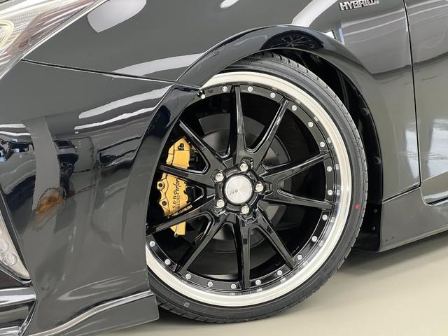 プリウス Ｓ　１９インチアルミホイール／バックカメラ／ビルトインＥＴＣ／ガングリップコンビハンドル／フルエアロ／スモークテール／フォグランプ／イカリング／ＬＥＤヘッドライト／プッシュスタート／純正ナビ／ローダウン（10枚目）