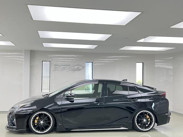 プリウス Ｓ　１９インチアルミホイール／バックカメラ／ビルトインＥＴＣ／ガングリップコンビハンドル／フルエアロ／スモークテール／フォグランプ／イカリング／ＬＥＤヘッドライト／プッシュスタート／純正ナビ／ローダウン（75枚目）
