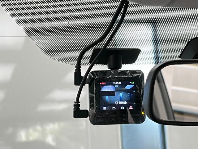 プリウス Ｓ　Ｂｌｕｅｔｏｏｔｈ／アルミホイール／フルエアロ／シートカバー／ガングリップコンビハンドル／ローダウン／インテリアパネル／スモークテールランプ／カスタムヘッドライト／ＷＡＬＤ／スモークエンブレム／ＬＥＤ（30枚目）