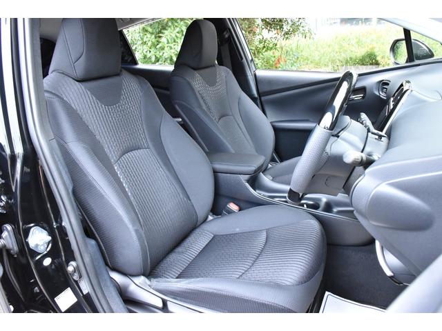 プリウス S バックカメラ/ビルトインETC/Bluetooth接続/フォグランプ/アルミホイール/ガングリップコンビハンドル/エアロ/イカリング/スモークテール/キーレス連動ドアミラー/ローダウン/AUTOライト(19枚目)