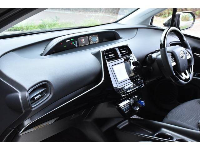 プリウス S バックカメラ/ビルトインETC/Bluetooth接続/フォグランプ/アルミホイール/ガングリップコンビハンドル/エアロ/イカリング/スモークテール/キーレス連動ドアミラー/ローダウン/AUTOライト(71枚目)