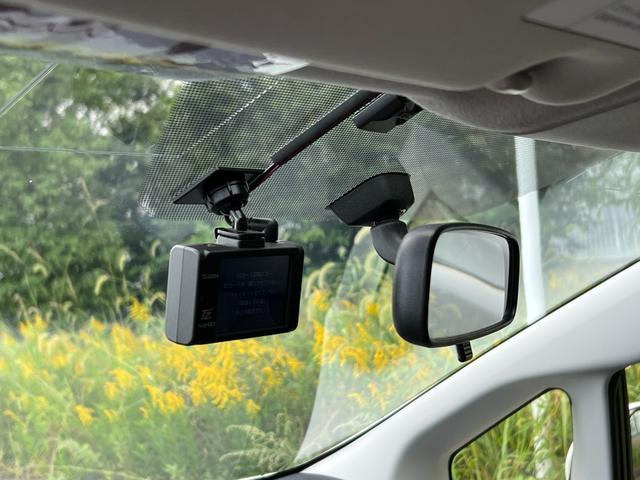 プリウス Sツーリングセレクション・G’s 新品タイヤ/純正7インチナビ/バックカメラ/ビルトインETC/TZフロントドラレコ/LED BEAM/HIDヘッドライト/フォグランプ/CD/DVD/Bluetooth/SD/フルセグTV/スペアキー(24枚目)