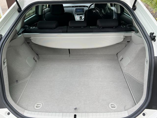 プリウス Sツーリングセレクション・G’s 新品タイヤ/純正7インチナビ/バックカメラ/ビルトインETC/TZフロントドラレコ/LED BEAM/HIDヘッドライト/フォグランプ/CD/DVD/Bluetooth/SD/フルセグTV/スペアキー(29枚目)