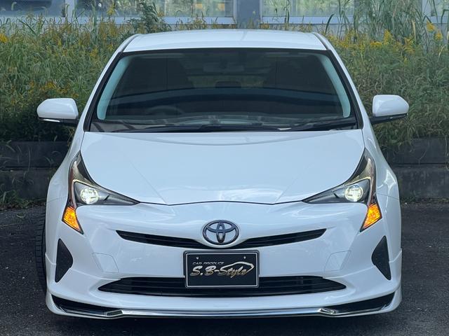 プリウス Ｓ　ガングリップコンビハンドル／アルミホイール／バックカメラ／ビルトインＥＴＣ／キーレス連動ドアミラー／ＡＵＴＯライト／ローダウン／エアロ／カスタム／ＬＥＤヘッドライト／スモーク／ＣＤ再生／スマートキー（13枚目）