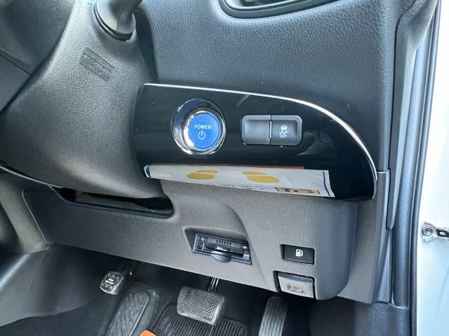 プリウス Ｓ　ガングリップコンビハンドル／アルミホイール／バックカメラ／ビルトインＥＴＣ／キーレス連動ドアミラー／ＡＵＴＯライト／ローダウン／エアロ／カスタム／ＬＥＤヘッドライト／スモーク／ＣＤ再生／スマートキー（22枚目）